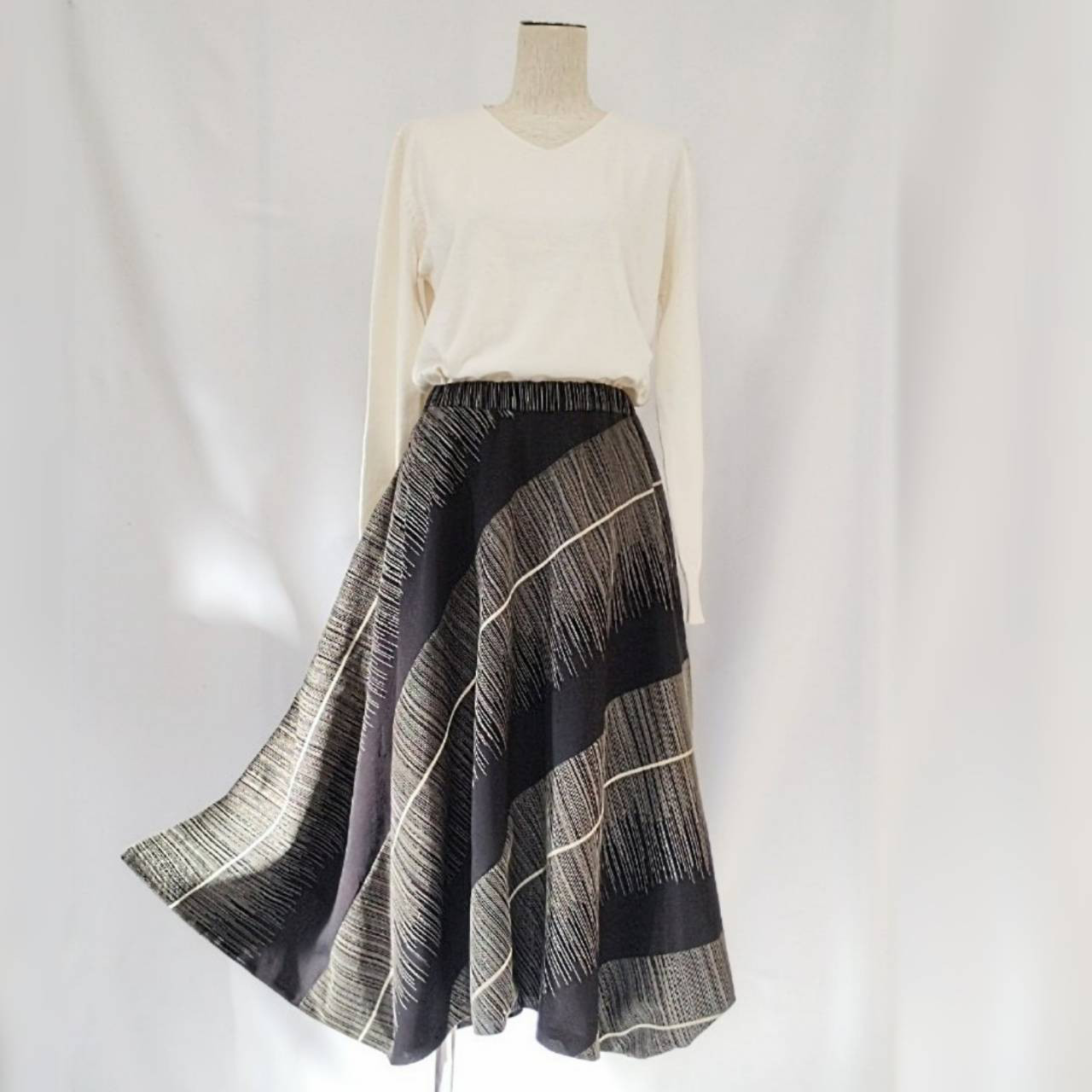 着物リメイク イレギュラーヘムスカート：金銀ライン ／ 2312sk02