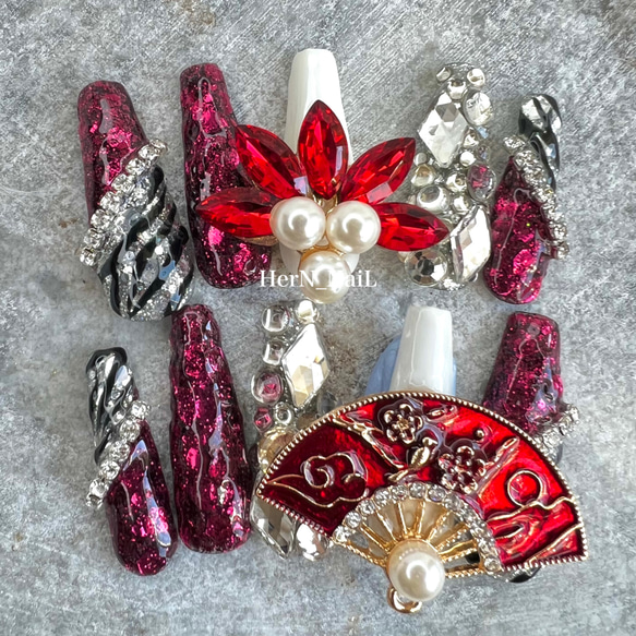 ゼブラレッド扇子デカパーツネイルチップ ネイルチップ（つけ爪