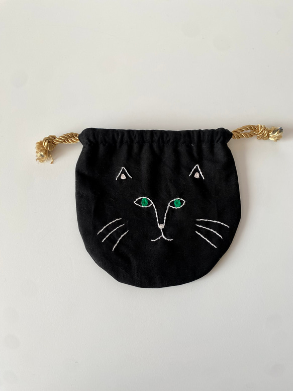 猫刺繍巾着　黒猫 2枚目の画像