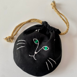 猫刺繍巾着　黒猫 1枚目の画像