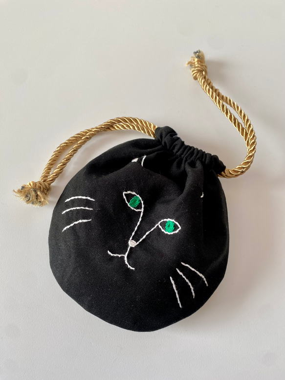 猫刺繍巾着　黒猫 1枚目の画像