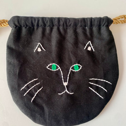 猫刺繍巾着　黒猫 4枚目の画像