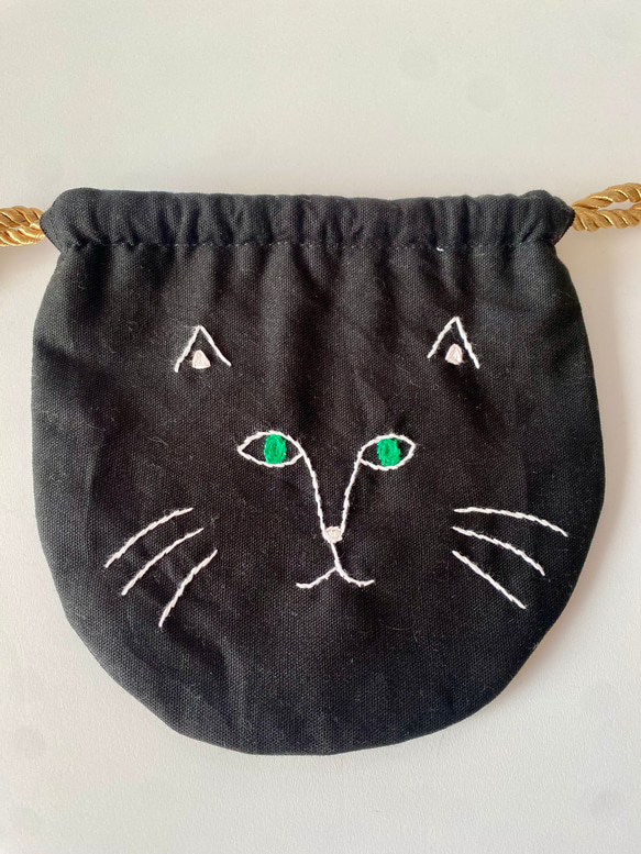 猫刺繍巾着　黒猫 4枚目の画像