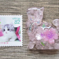 ◇3734 ローズクォーツの子猫と桜　オルゴナイトのブローチ・中サイズ ※１点物 7枚目の画像
