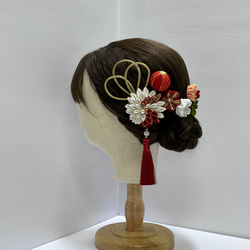 つまみ細工髪飾り　赤×白×ゴールド　成人式　卒業式　和装　振袖　着物　ヘアアクセサリー　レッド　ホワイト 3枚目の画像
