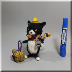 羊毛フェルト　猫　旅猫さん　ハチワレ猫さん　ねこ　ネコ　猫フィギュア 2枚目の画像