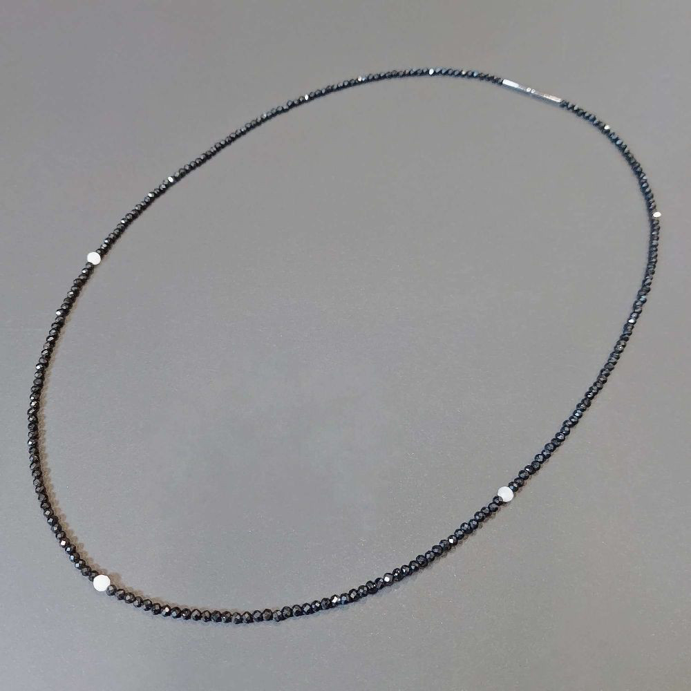 【5月の誕生石/翡翠】カットオニキスネックレス 1月から12月までの誕生石 長さとお好み3石をセレクト お揃いギフトに