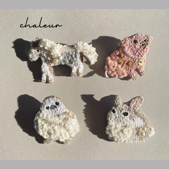 シマエナガのふわふわ刺繍ブローチ 5枚目の画像