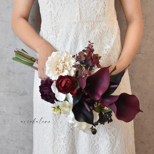 和装や白無垢に＊ボルドーのカラーと胡蝶蘭の縦長アームブーケ