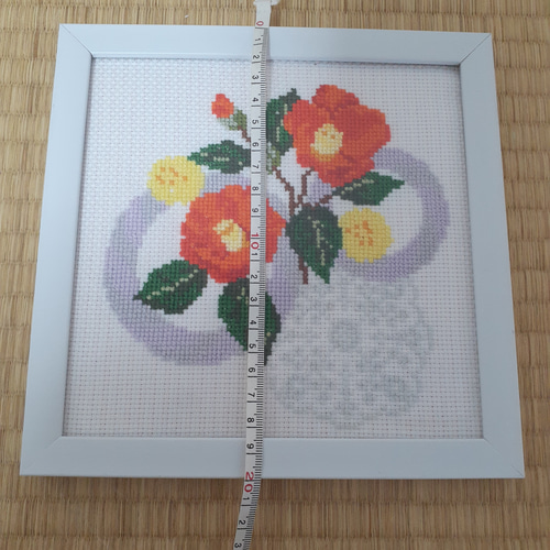 額縁つき】 クロスステッチ 完成品 刺繍 冬 椿 ハンドメイド