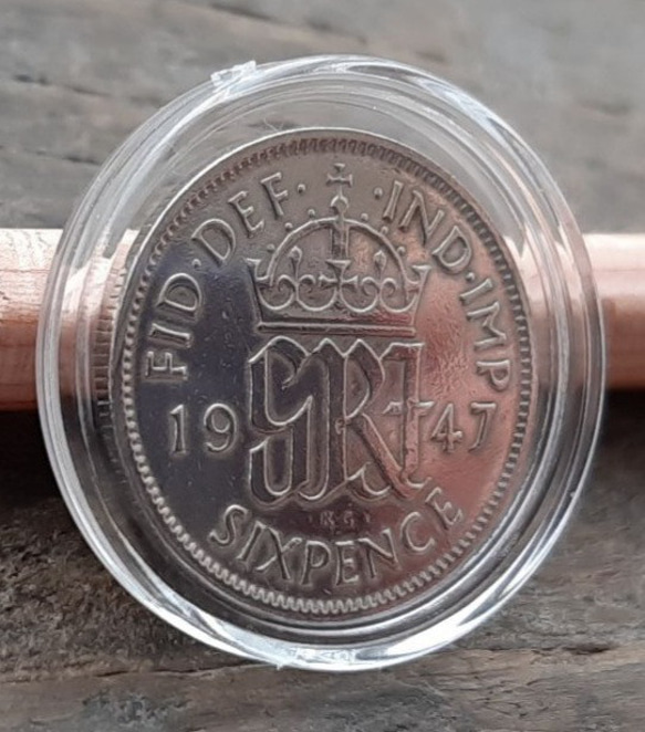 幸せのシックスペンス イギリス 1947年 ラッキー6ペンス 本物古銭英国コイン コインカプセル付き 美品です 1枚目の画像
