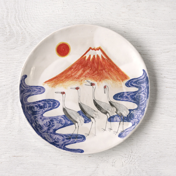 赤富士と群鶴図・木版画調の色絵平皿（大） 1枚目の画像