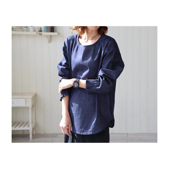 岡山倉敷市児島デニムで魅せる、シャーリング袖のシンプルなブラウス／8オンスデニムシャツ／デニムシャーリングトップス 14枚目の画像
