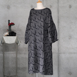 紬のワンピース　 麻の葉模様　パフ袖　Aライン　フリーサイズ　着物リメイク 5枚目の画像