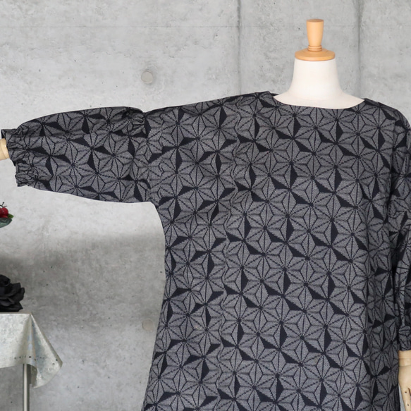 紬のワンピース　 麻の葉模様　パフ袖　Aライン　フリーサイズ　着物リメイク 6枚目の画像