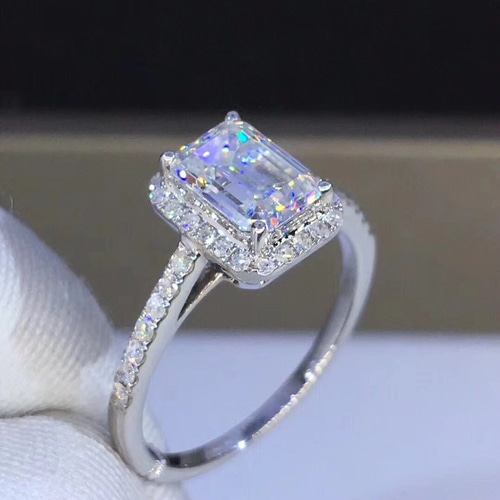 newデザイン】エメラルドカット モアサナイト ダイヤモンド リング k18