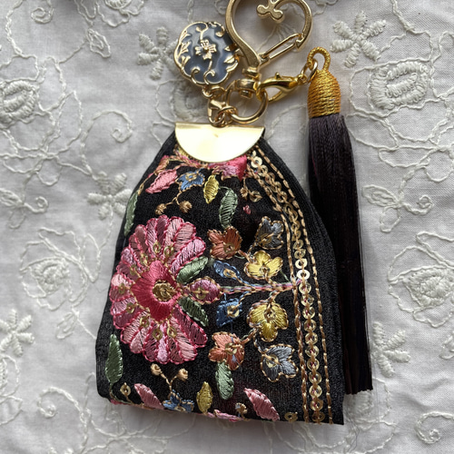 お纏めリクエスト＊刺繍のバッグ♡コインケース♡チャームなど♡ Amazon | WADORN 刺繍 小銭入れ 手作り キット 花柄 刺繍 バッグ