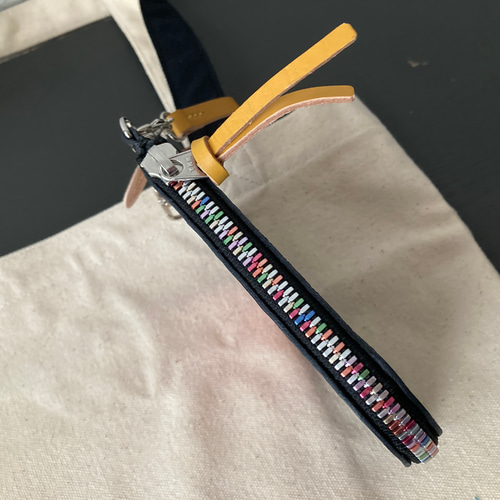 L字ファスナー財布《鍵ポケット》ストラップ付き 薄型財布