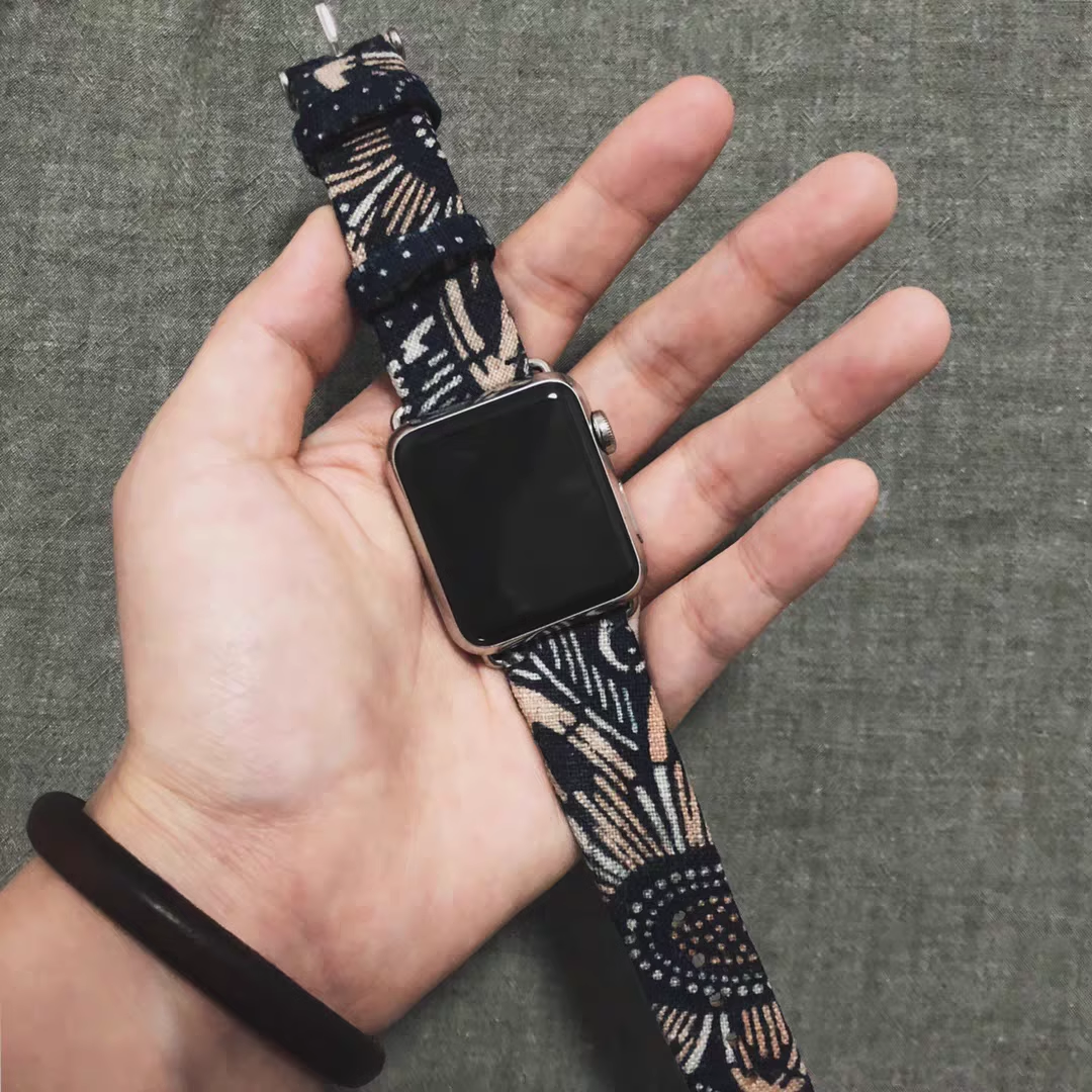 受注制作 アップルウォッチバンド Apple Watch バンド オリジナルデザイン 手縫古代の藍染め 贅沢古い綿 本革