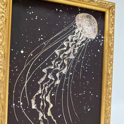【月の光】　動物画　クラゲの絵　スタンド　壁掛け　原画　額装 4枚目の画像
