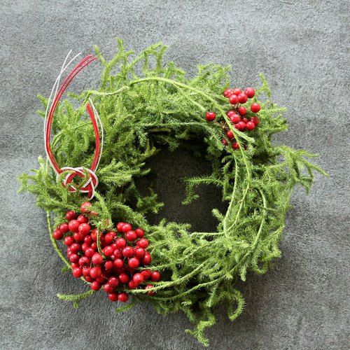 ラッピング無料❍ヒカゲノカズラとサンキライのお正月リース しめ縄