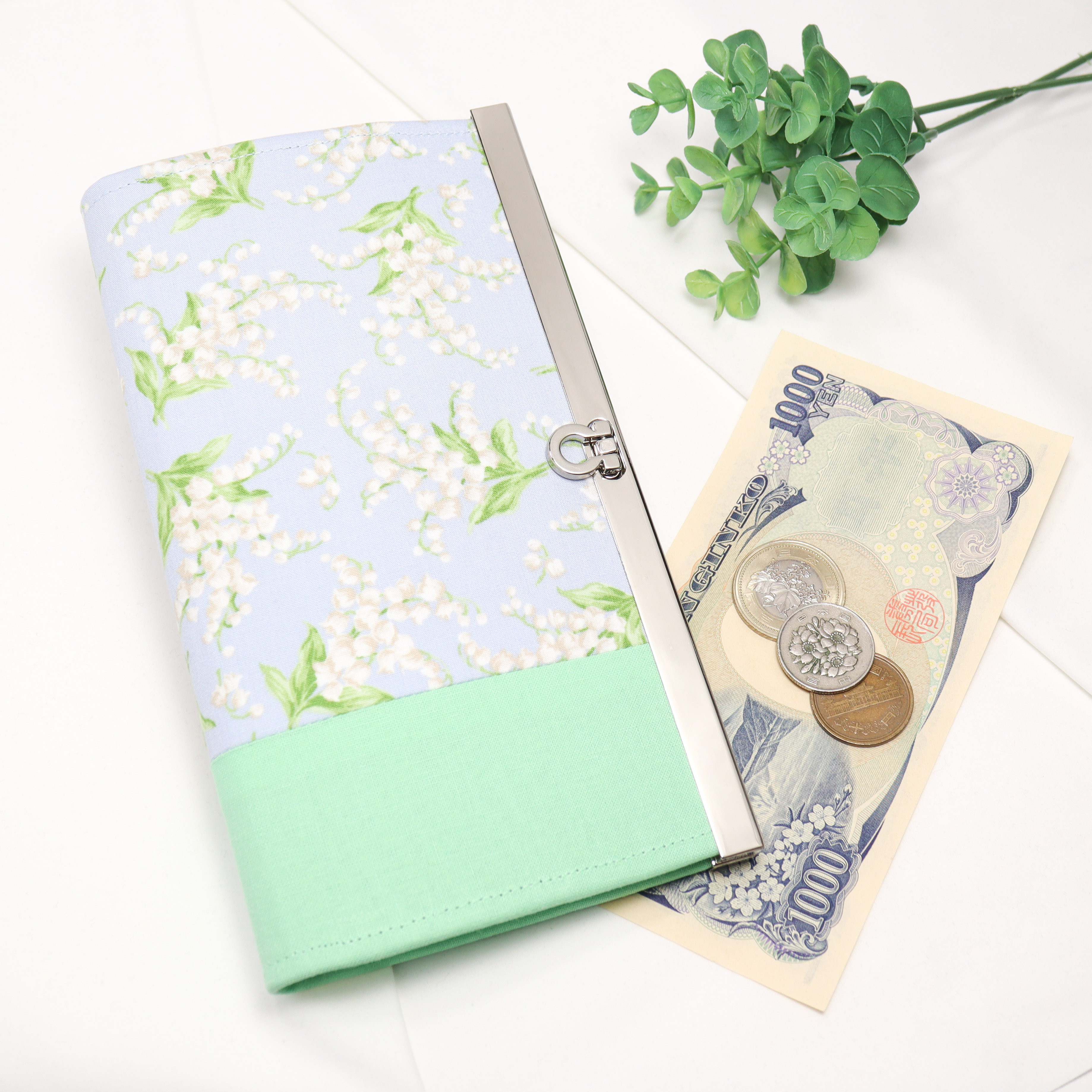 カラーオーダー可 整頓しやすいデザイン。直線口金の長財布 鈴蘭 ブルーグレー【受注生産】