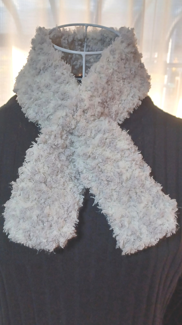 モール入りふわもこミニマフラー グレーホワイト 手編み マフラー