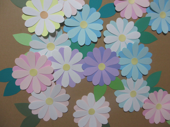 花（２枚重ね）【淡】２４枚　〈春の壁面〉　画用紙　壁面飾り　保育園・幼稚園・学校・図書館その他施設　 3枚目の画像