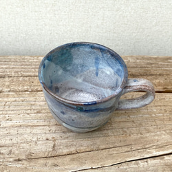 藁灰釉と青釉のマグ　小 2枚目の画像
