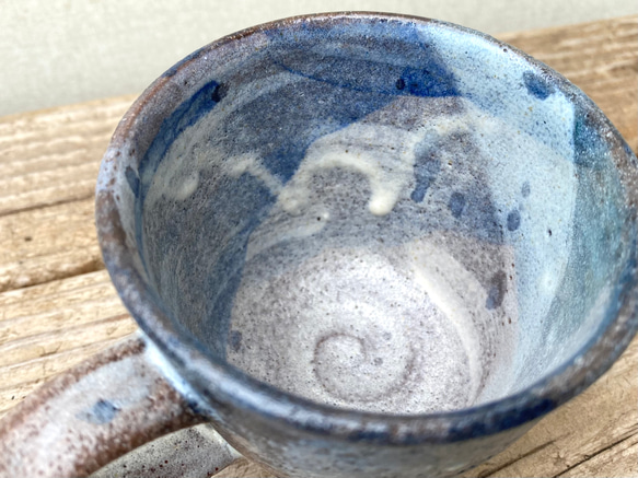 藁灰釉と青釉のマグ　小 4枚目の画像