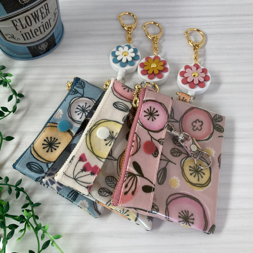 カギも一緒に入れられる！ランドセル用リール付きパスケース（北欧柄  