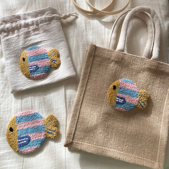 おさかな　ジュートバッグ　ランチバッグ　ミニ　麻　魚　カラフル　ナチュラル　プレゼント　ギフト　刺繍　パンチニードル 14枚目の画像