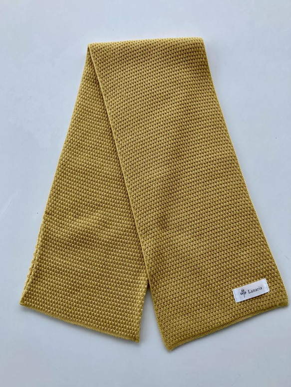 『ポコポコ』と表情豊かな【カノコ編み】のサッと巻けるコンパクトミニマフラー【クリーム】　 6枚目の画像