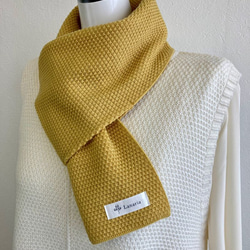 『ポコポコ』と表情豊かな【カノコ編み】のサッと巻けるコンパクトミニマフラー【クリーム】　 3枚目の画像