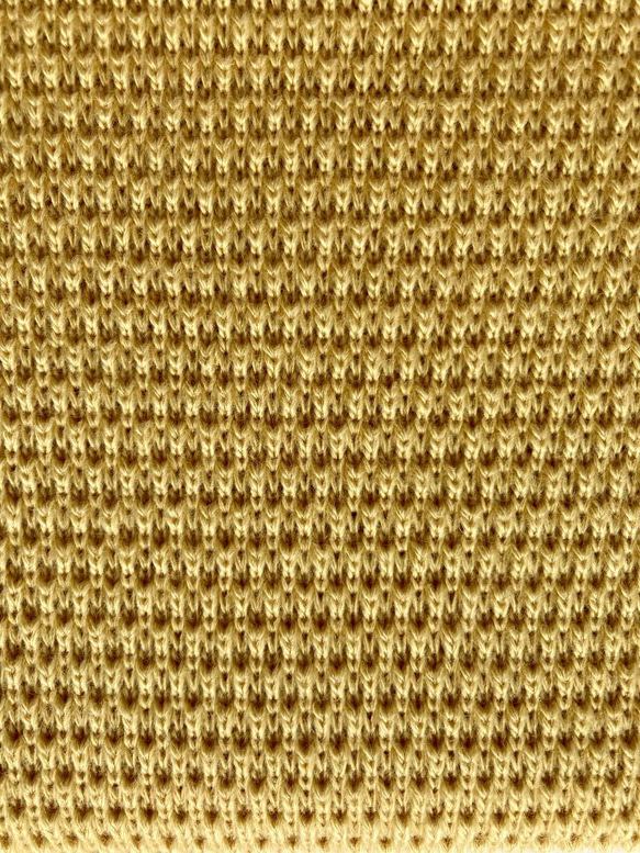 『ポコポコ』と表情豊かな【カノコ編み】のサッと巻けるコンパクトミニマフラー【クリーム】　 8枚目の画像