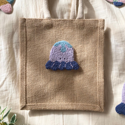 海の生き物　ジュートバッグ　ランチバッグ　ミニ　刺繍　もこもこ　マンボウ　カクレクマノミ　クラゲ　魚　ギフト　カラフル　 9枚目の画像