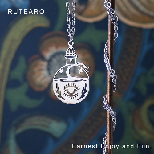 月と星の力で癒やされ中のプロビデンスの目 ー ネックレス 都市伝説