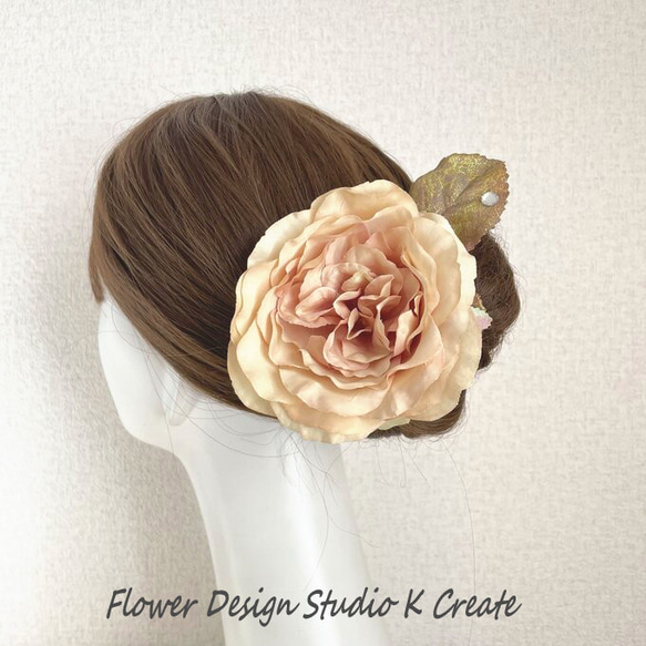 ベージュローズの髪飾り　フラメンコ　ベージュ　バラ　ダンス　髪飾り　花飾り 1枚目の画像
