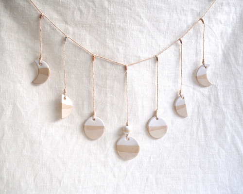 お部屋のアクセントに　ハンドメイド月相ガーランド 7d8c5e55d4d4252a32f23541b1f609