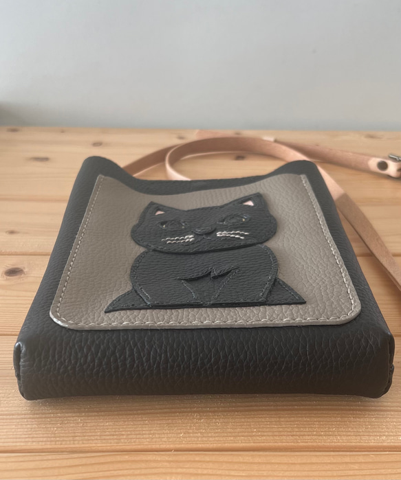 猫好きが作ったスマホポシェット＋(プラス)黒猫　黒本牛革ポシェット　送料無料　手縫い 8枚目の画像