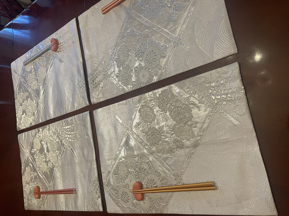 2466豪華刺繍の袋帯で作った正絹ランチョンマット4枚セット　お正月に！ 1枚目の画像