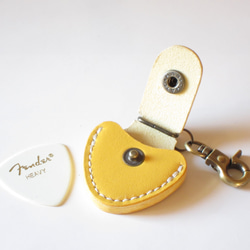 新品ピックケースキーホルダー 3点 □ ギターピックケース：黄土色□約W44xD13xH43（革部分）・85