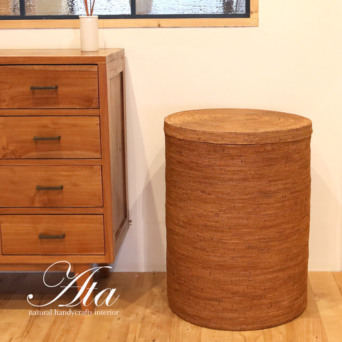 アタ製の超特大蓋付きカゴ