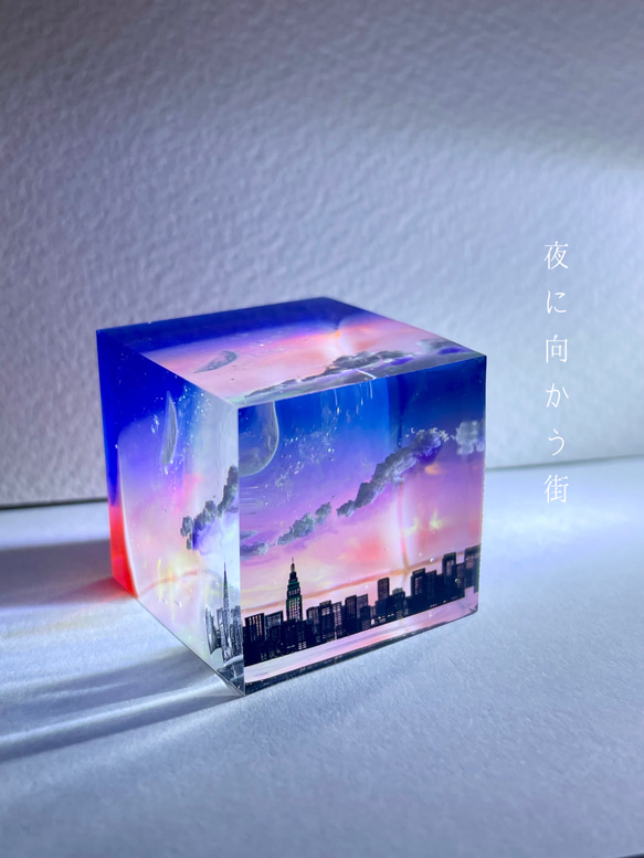 【受注製作】情景レジン-夜に向かう街（3cm) 月/空/プレゼント 5枚目の画像