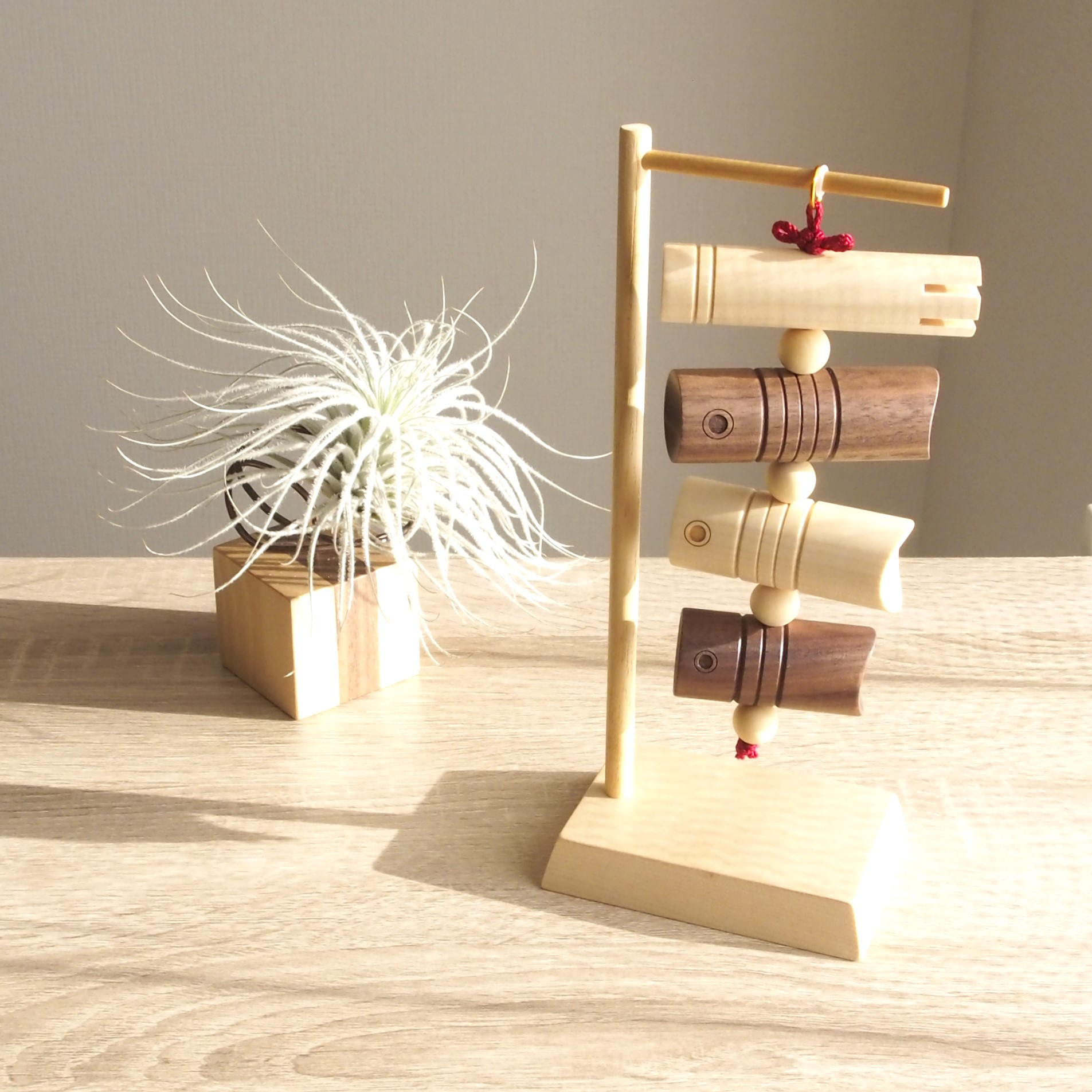 ゆらゆらかわいい　木製吊るし鯉のぼり