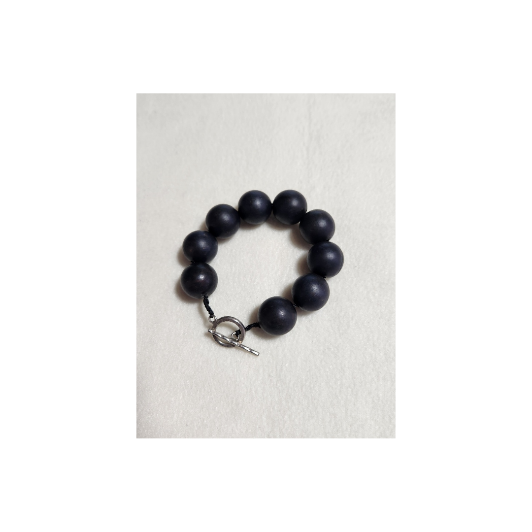 藍染めアクセサリー：藍染め香木とカレンシルバーのブレスレット