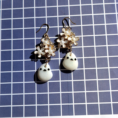 No.612-C　シマエナガ☆水彩画風☆レジンピアス・イヤリング No.612-C シマエナガ☆水彩画風☆レジンピアス・イヤリング