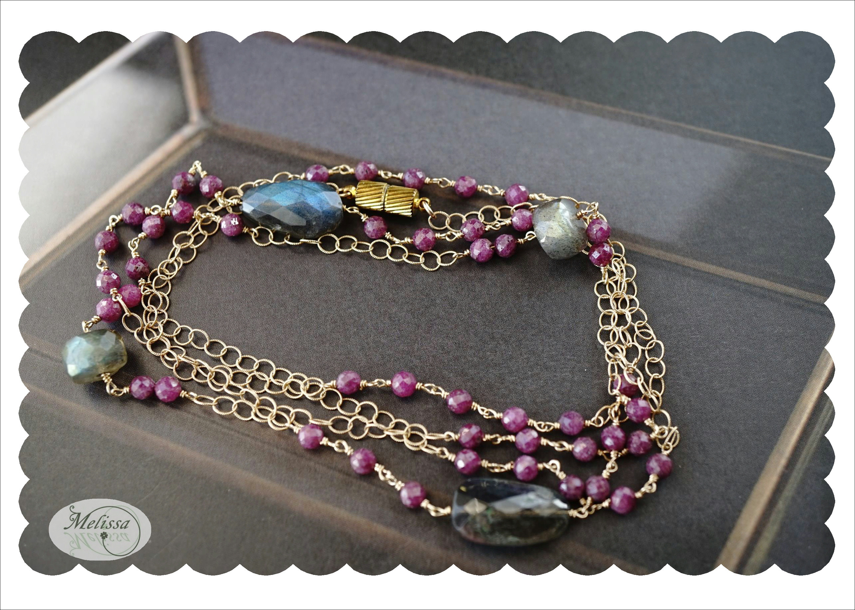 ルビーとラブラドライトのロングネックレス