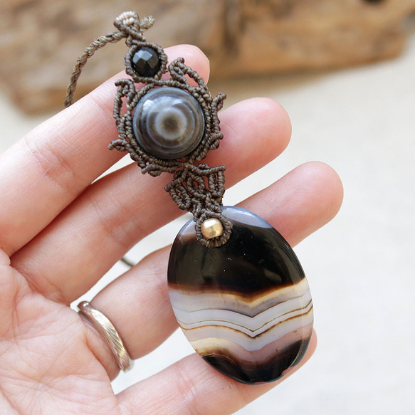バンデッドアゲートとチベットアゲート。ホークスアイマクラメネックレスmac357天然石エスニックアジアンエキゾチック 16枚目の画像