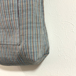 着物まるサブバッグ(花模様、縞模様) ♦︎着物リメイク　リバーシブル　ポケット有り　丸バッグ 6枚目の画像